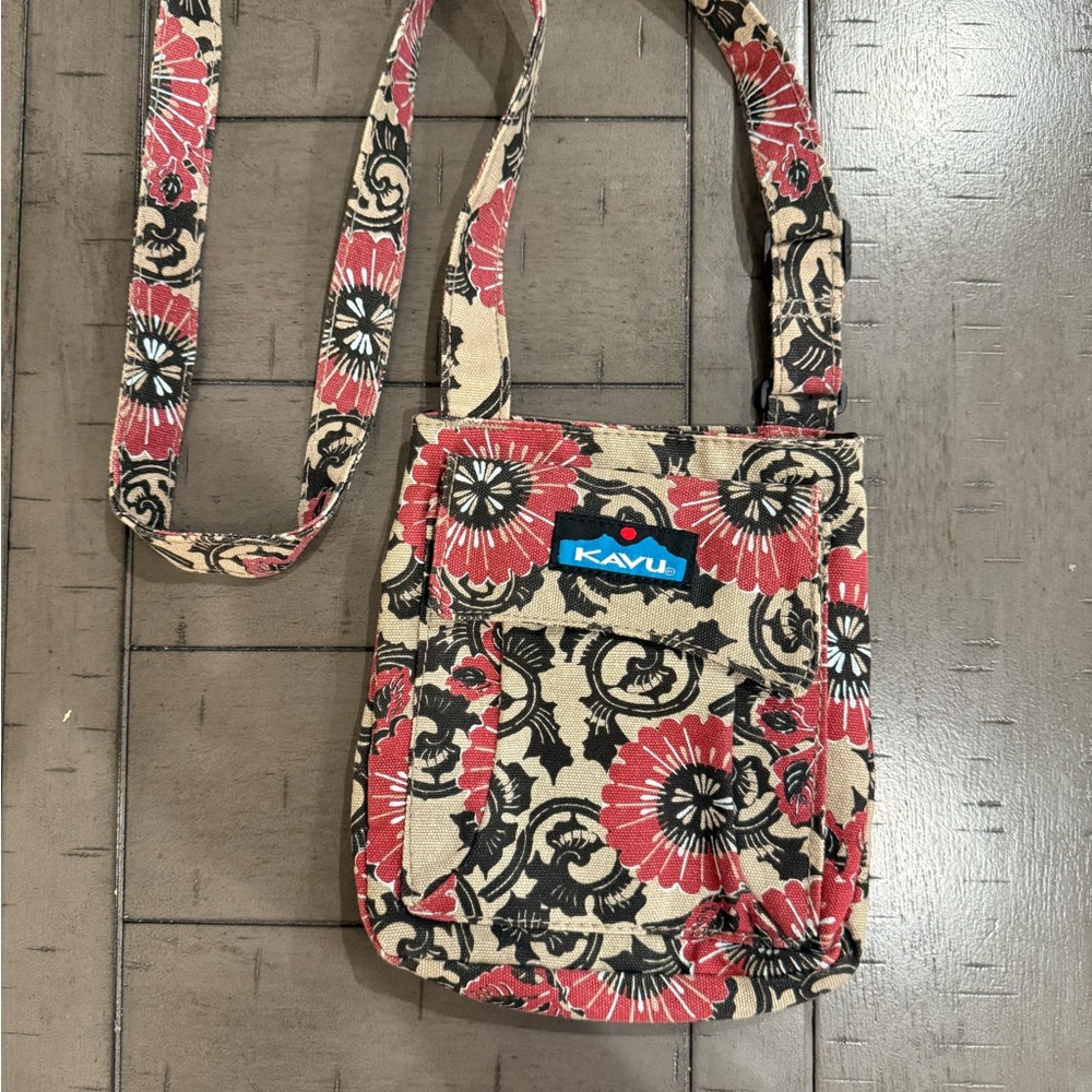 KAVU Women's Floral Crossbody Bag - Rose, Cream and Black